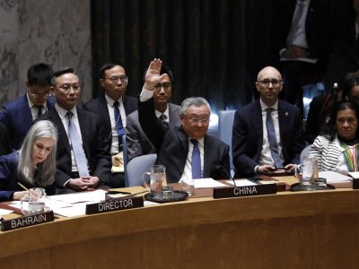 آتش بس میان ایران و امریکا و مذاکرات باید ادامه یابد