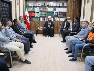 دیدار جامعه کارگری با امام جمعه بندرخمیر؛ تأکید بر نقش کلیدی کارگران در توسعه شهرستان